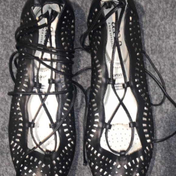 Tie Leg Design Point Toe Flats Size: 10M US - Picture 1 of 3